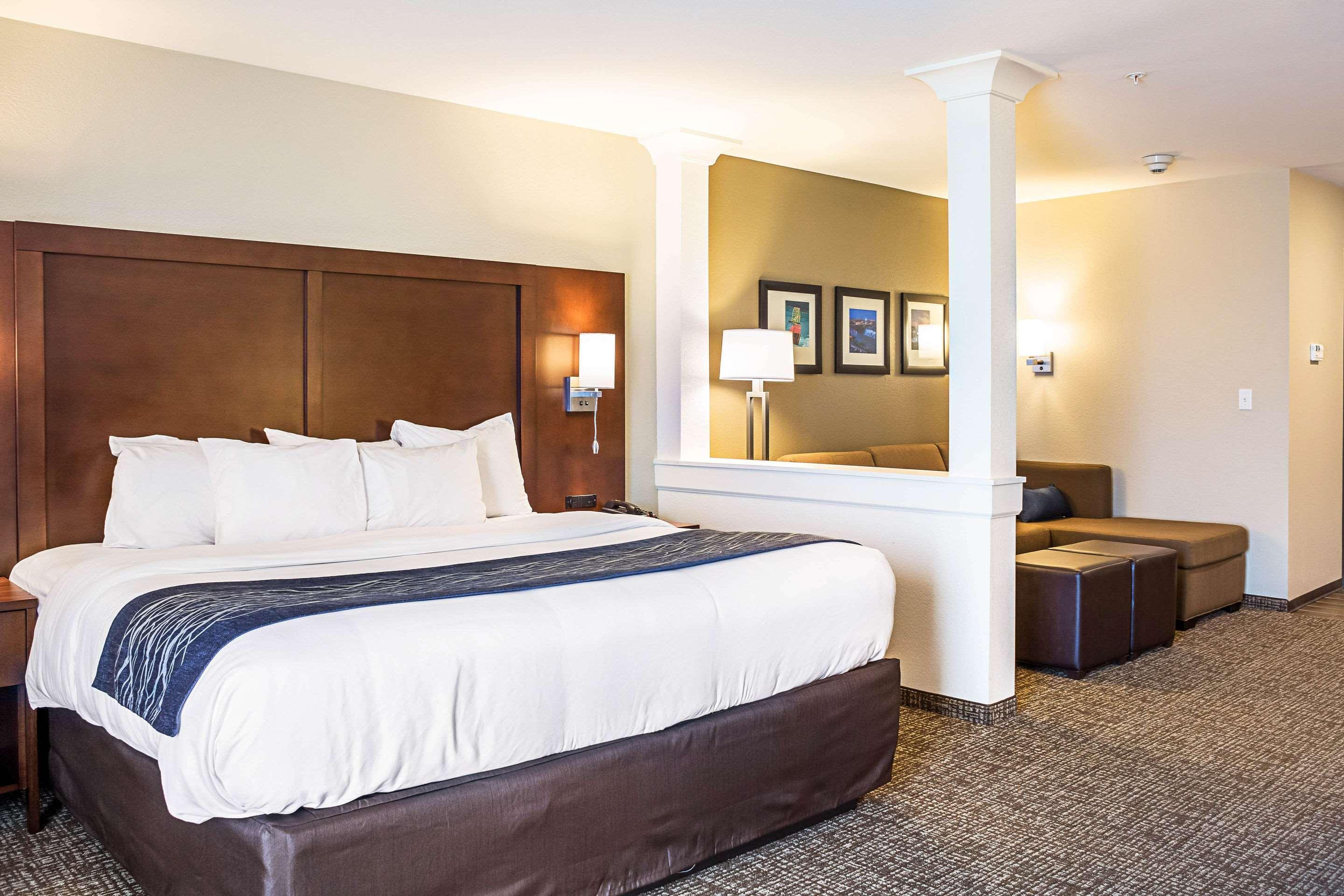 Comfort Inn&suites Blvd 2*